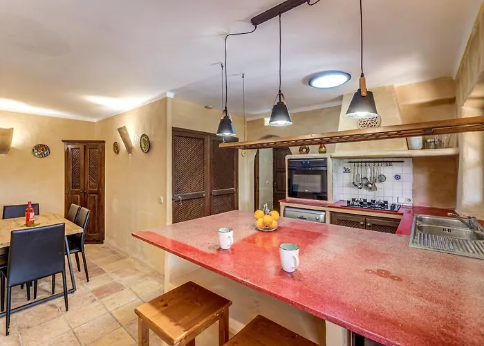 Son Del Rio Vell * 포엔샤